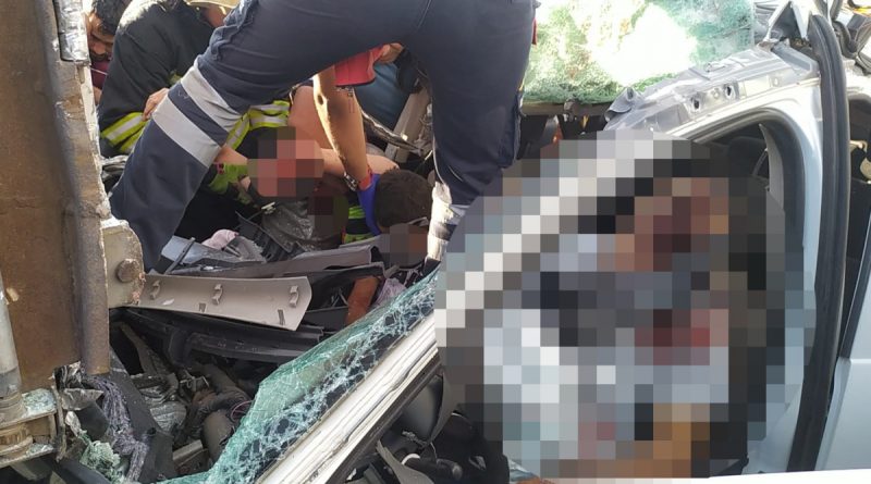 TAG otoyolunda feci kaza, otomobil tırın altına girdi: 1 ölü, 6 yaralı