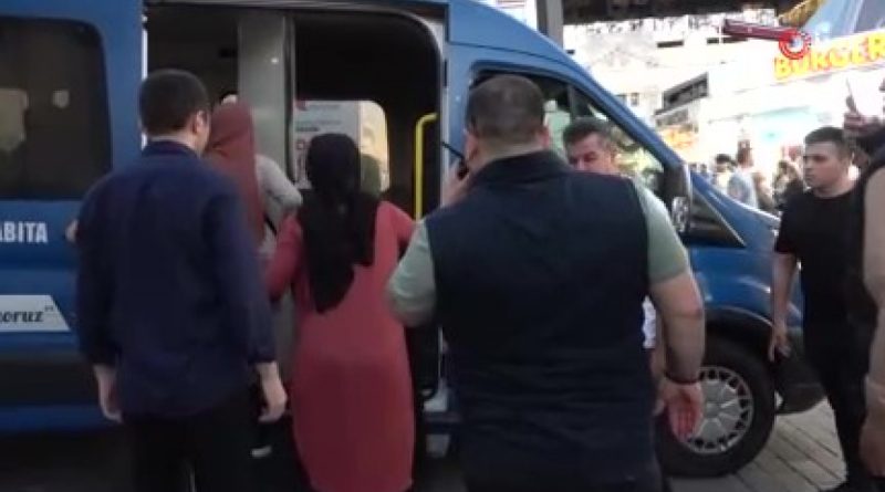 Taksim'de dilenci operasyonu: 4'ü çocuk 9 kişi yakalandı