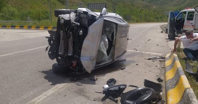 Tatvan’da otomobille kamyonet çarpıştı: 13 yaralı