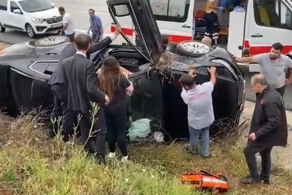 TBMM Başkanı Şentop’un korumalarının bulunduğu araç kaza yaptı