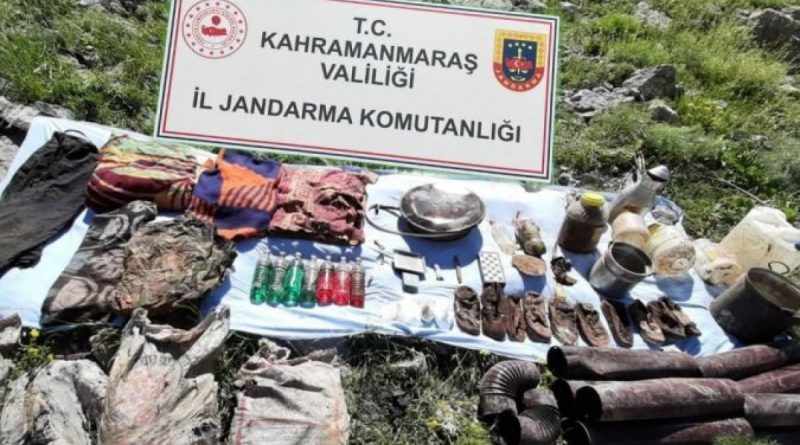 Teröristlerin kullandığı mağarada EYP ve yaşam malzemesi ele geçirildi
