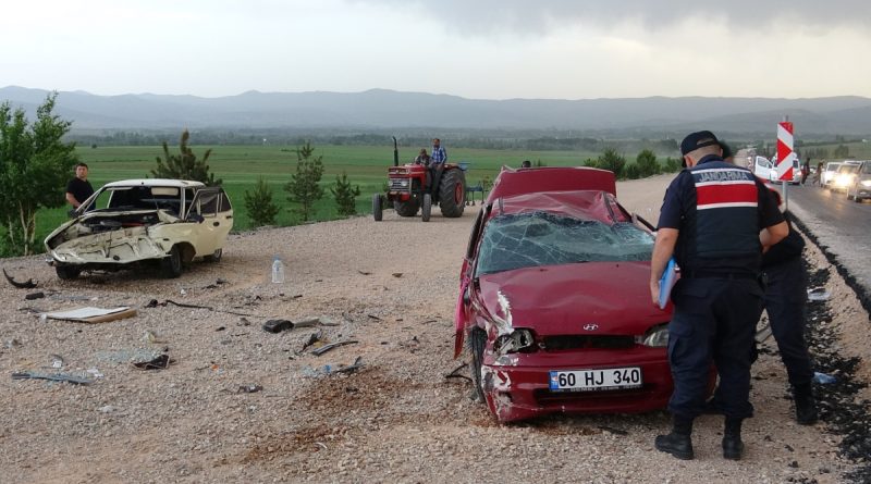 Tokat’ta düğün konvoyunda kaza: 7 yaralı