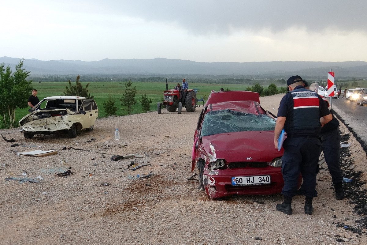 Tokat’ta düğün konvoyunda kaza: 7 yaralı