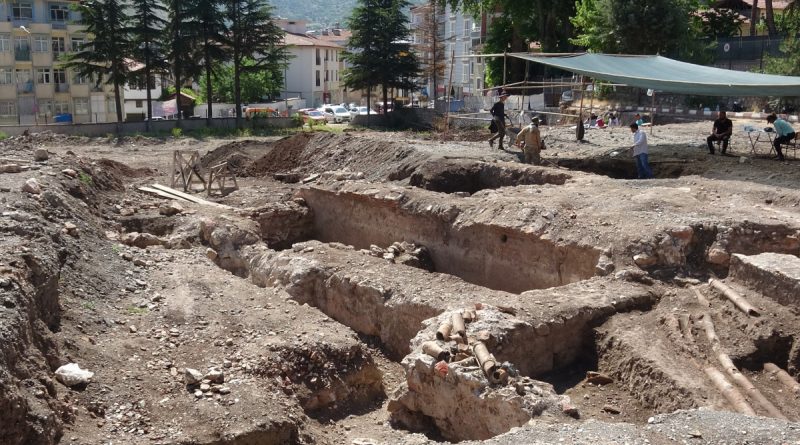 Tokat’ta okulun temel kazısından tarih çıktı!