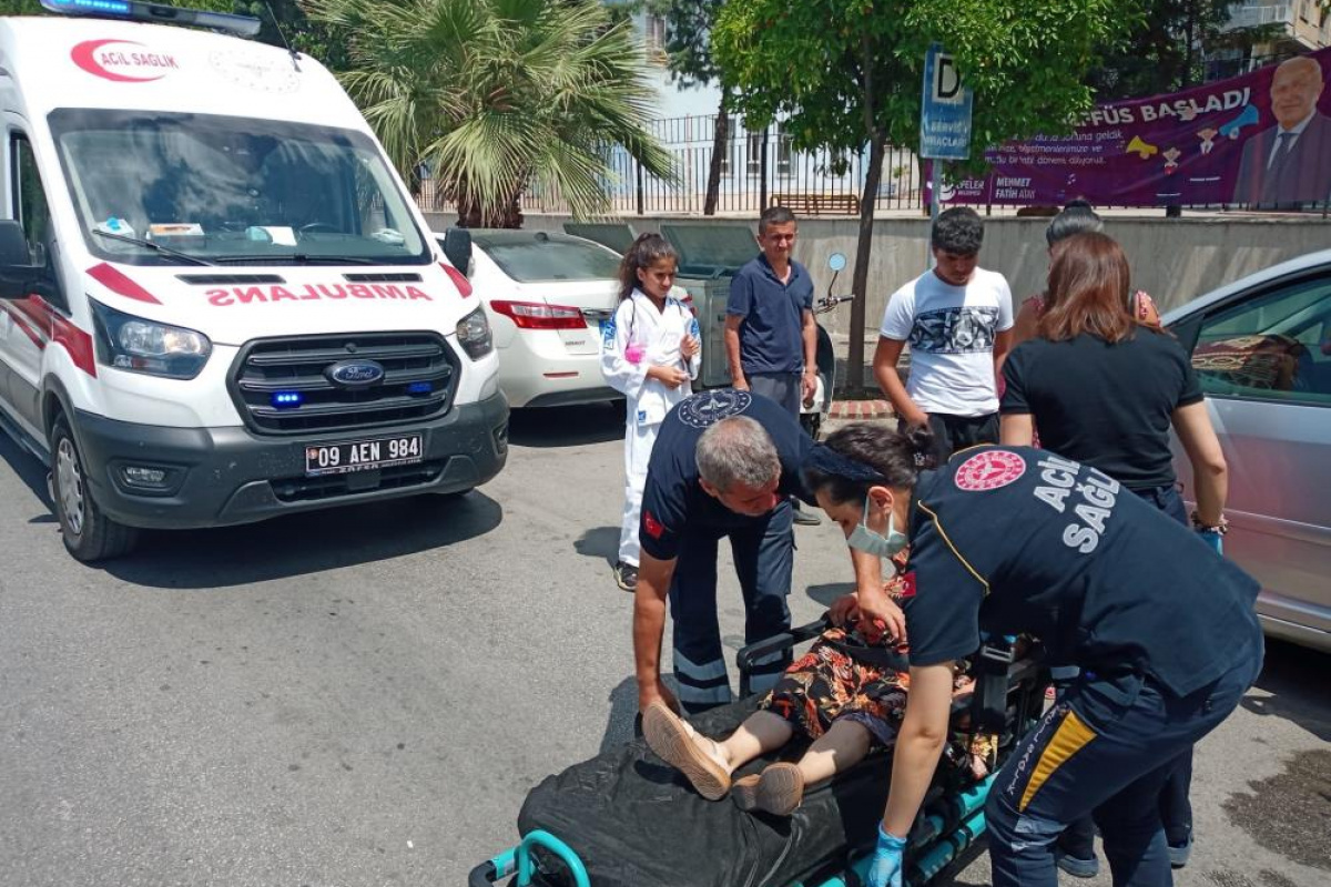 Torununa araba çarpan kadın fenalaştı