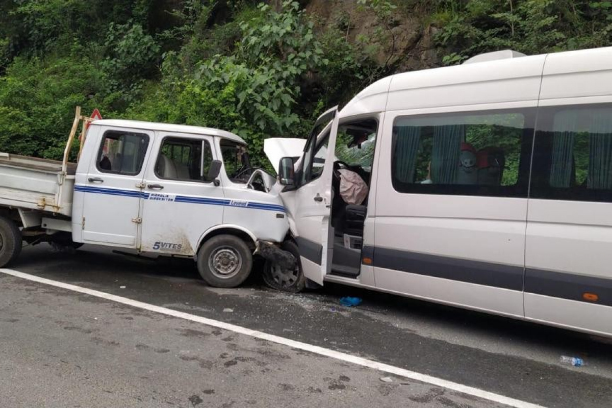 Trabzon'da trafik kazası: 3'ü ağır 5 yaralı