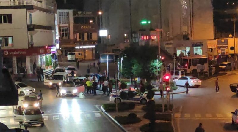 Trafik kazasının ardından kavga çıktı