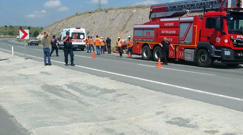 Traktör şarampole devrildi!