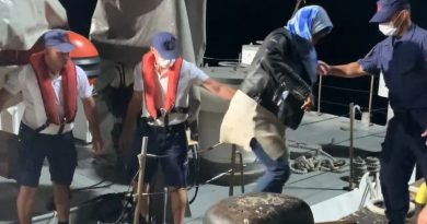 Türk kara sularına geri itilen 8 göçmen Sahil Güvenlik ekiplerince kurtarıldı