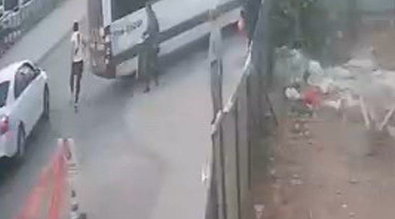 Tuzla’da tartıştığı kişiyi sırtından bıçaklayıp kovaladı