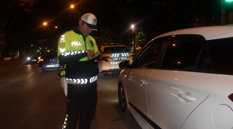 Ünye polisinden şok denetim: 1 saatlik uygulamada 9 bin lira ceza