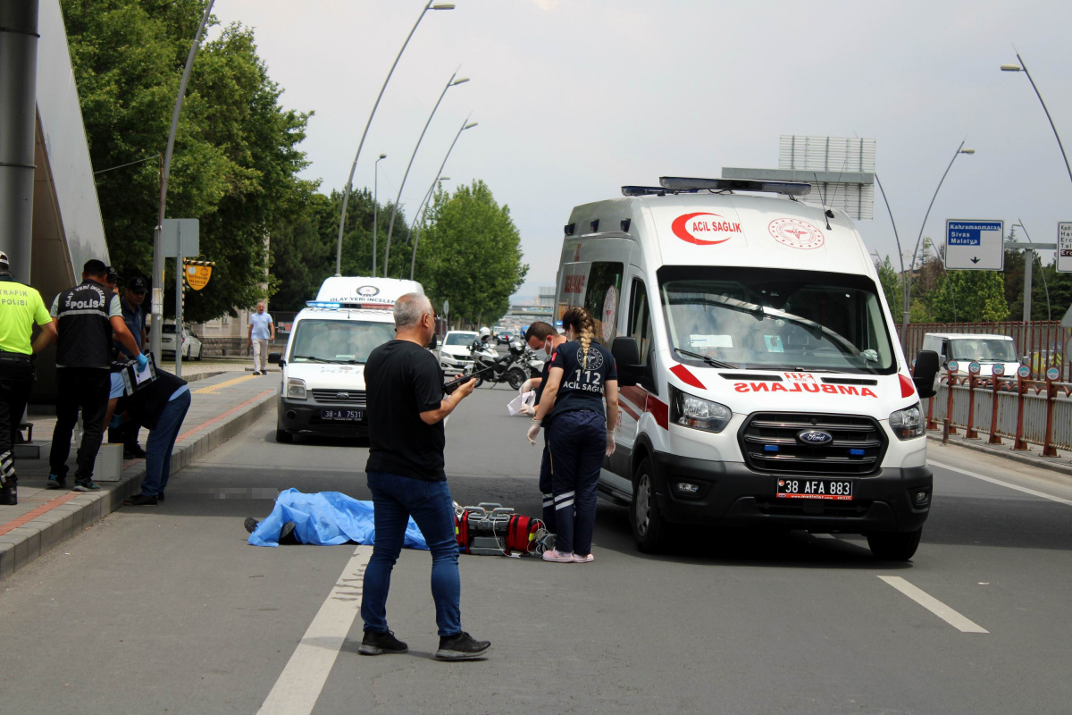 Üst geçitten düşen kadın hayatını kaybetti