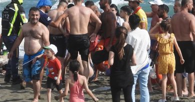 Uyarıları dinlemediler boğulma tehlikesi geçirdiler