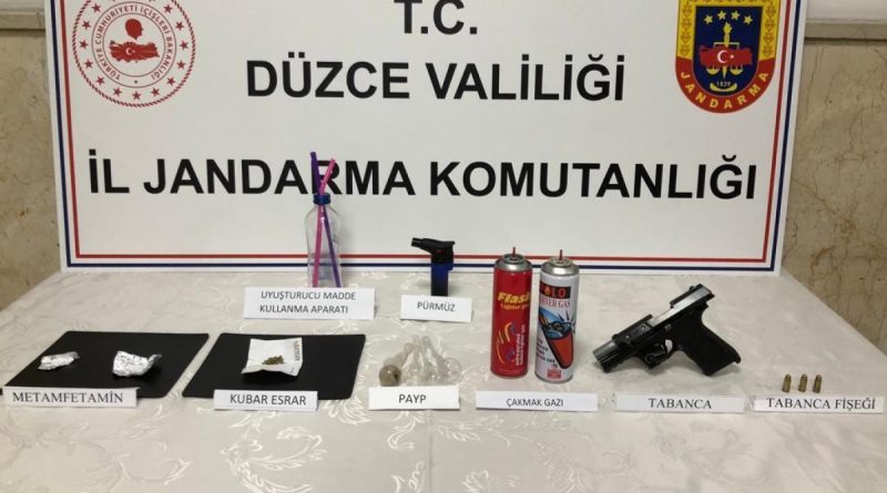 Uyuşturucu kullanıcıları yol kontrolünde yakalandı