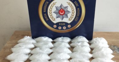 Uyuşturucu tacirleri 5 kilo uyuşturucuyu bebek bisikletine sakladı
