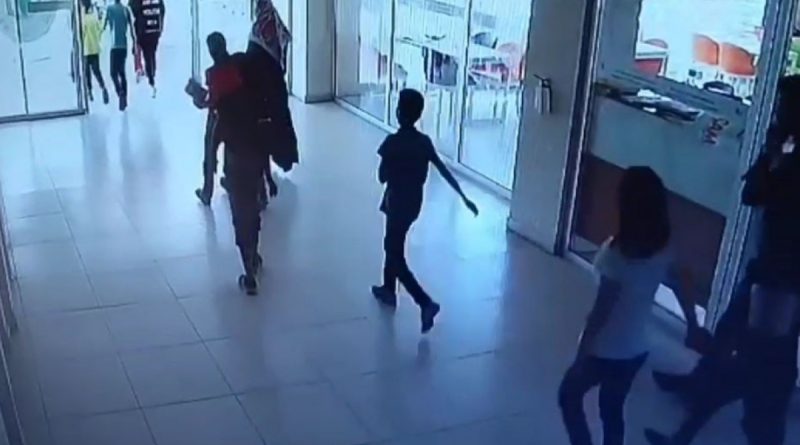 Van'da deprem paniği kamerada