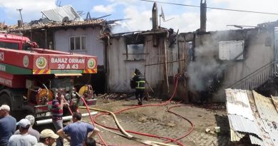 Yangın dumanından etkilenen yaşlı çift hastaneye kaldırıldı