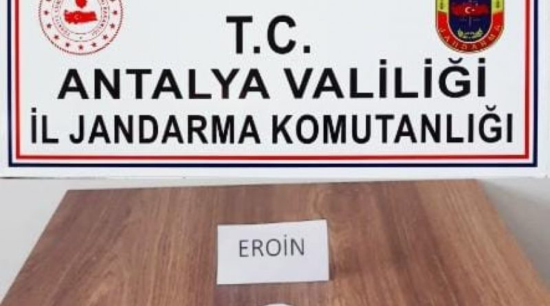 Yolcu üzerinde 18 gram eroin ele geçirildi