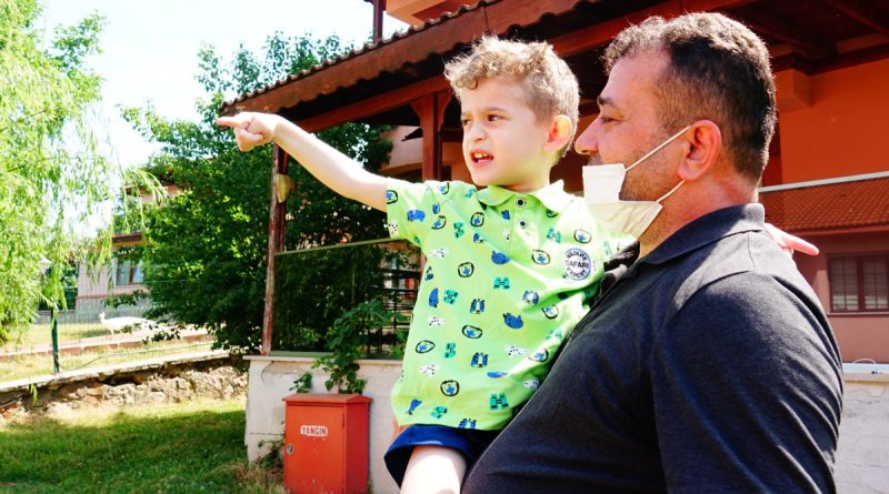 1.5 yaşında hareketleri değişince otistik olduğu ortaya çıktı