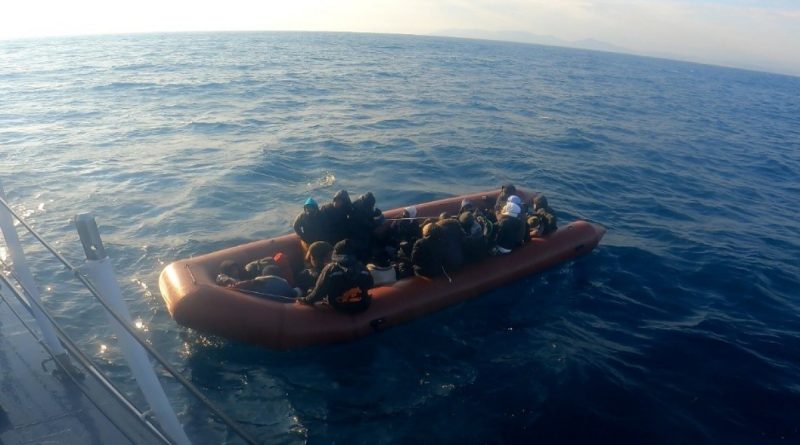 8 bin göçmeni ölüme terk ettiler...Türk Sahil Güvenliği böyle kurtardı