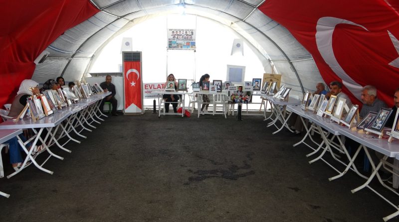 Ailelerin evlat nöbeti bin 34'üncü gününde