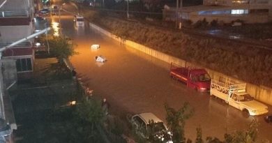 Ankara’da sağanak yağış etkili oldu, sürücüler hareket etmekte zorlandı