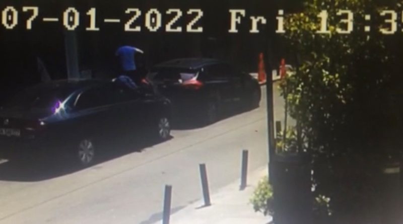 Beyoğlu’nda Fransız turist kaldığı otelin 8’inci katından aşağıya düştü