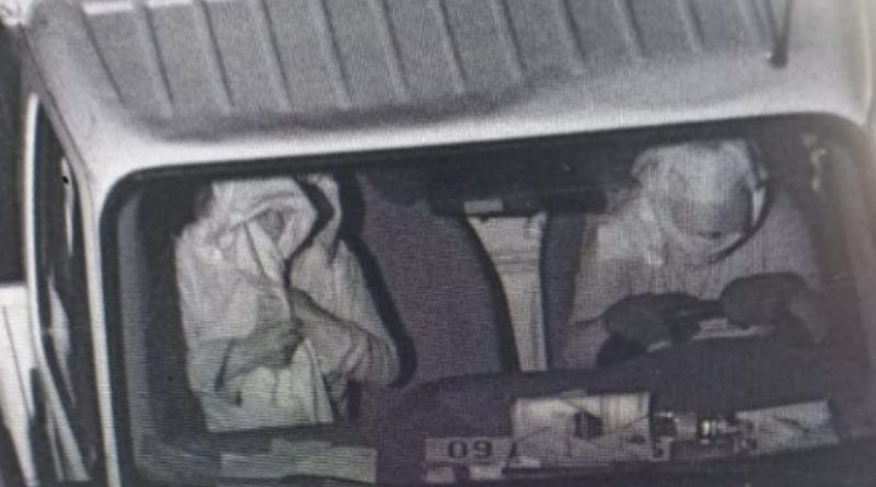 Çaldıkları araçla iş yeri soyan hırsızlar pes dedirtti