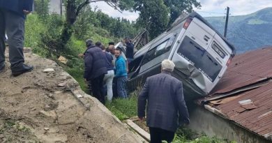 Cenaze yolunda kaza: 8 yaralı