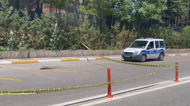 Dursunbey'de bıçaklı kavga: 2 ölü, 1 yaralı