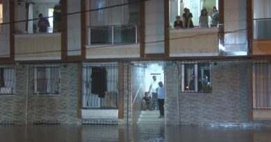 Esenyurt’ta dere taştı, ev ve iş yerlerini su bastı