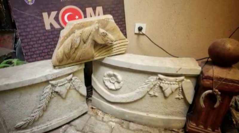 İzmir polisinden tarihi eser kaçakçılarına operasyon