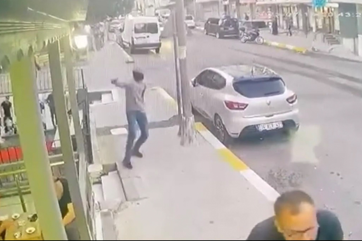 Kar maskeli saldırgan dükkan bastı, kurşun yağdırdı