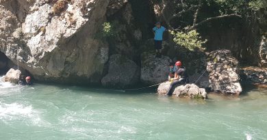 Kayıp hemşireyi arama çalışmaları kara, hava ve suda yürütülüyor