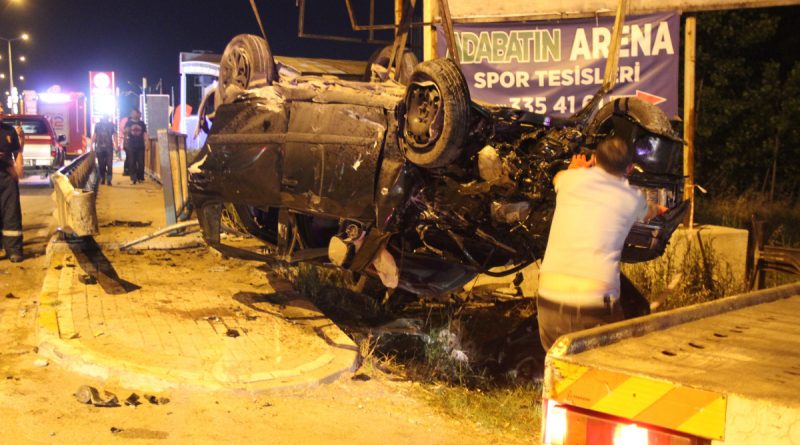 Kontrolden çıkan otomobil takla attı: 1’i ağır 4 yaralı