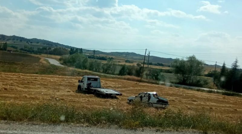 Kontrolden çıkan otomobil tarlaya uçtu: 4 yaralı