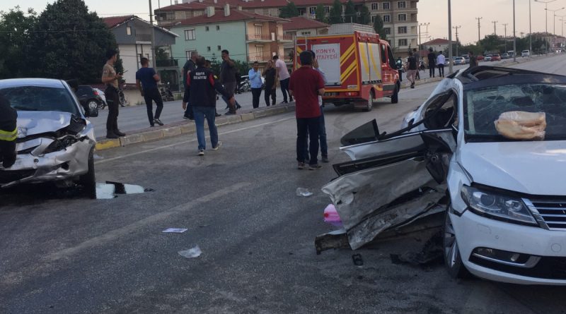 Konya’da 3 araçlı zincirleme kaza: 13 yaralı