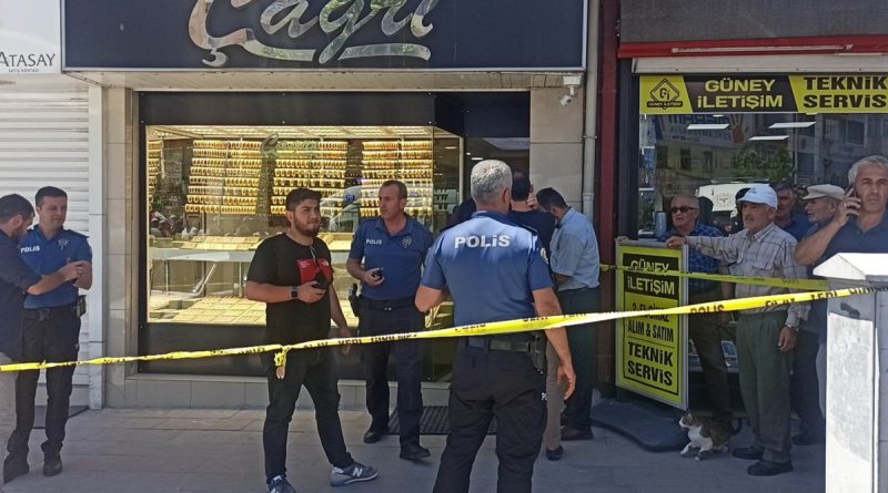 Konya’da kuyumcu komşusunun oğlu tarafından silahla vuruldu