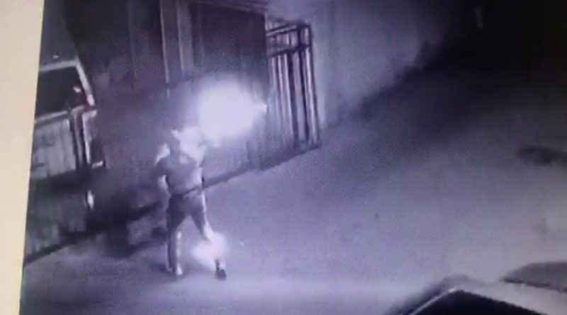 Maltepe’de eski milletvekilinin aracına molotoflu saldırı