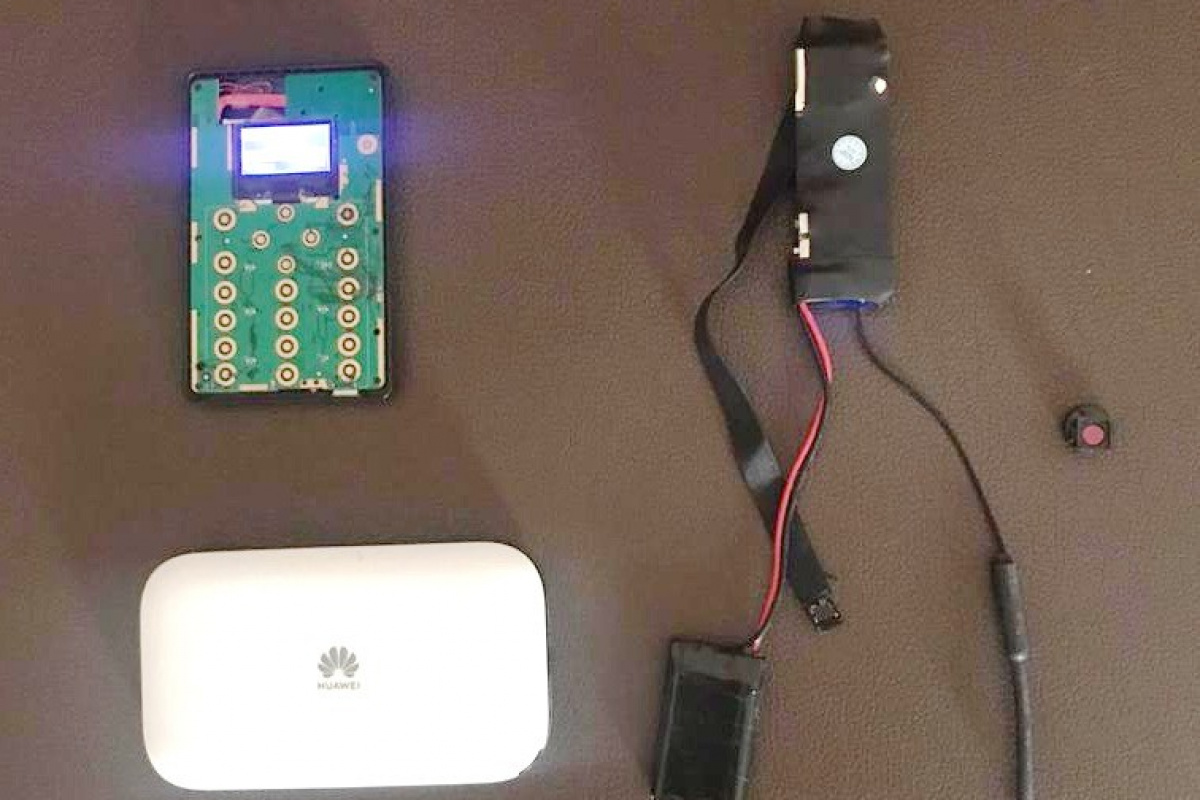 Manisa’da ehliyet sınavında akıl almaz kopya düzeneği