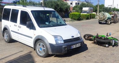 Manisa'da otomobil ile motosiklet çarpıştı: 2 yaralı