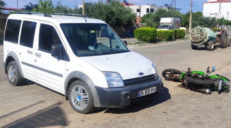 Manisa'da otomobil ile motosiklet çarpıştı: 2 yaralı