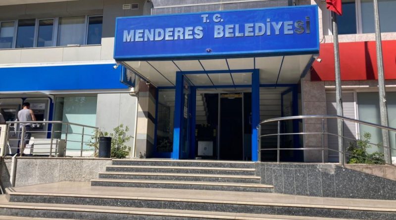 Menderes Belediyesine ‘ihaleye fesat’ operasyonu: 27 gözaltı