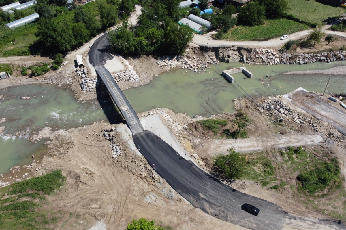 MSB selden yıkılan köprünün yerine sabit köprü kurdu