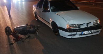Otomobil elektrikli bisiklete çarptı: 2 yaralı