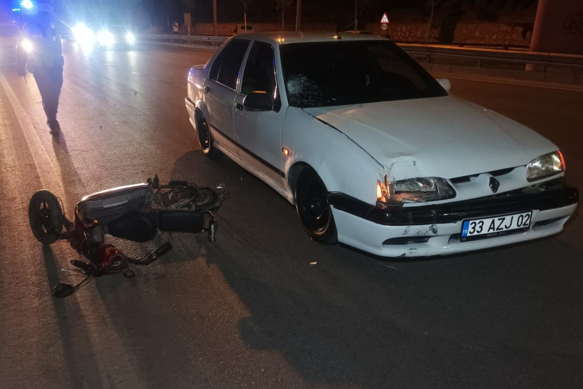 Otomobil elektrikli bisiklete çarptı: 2 yaralı