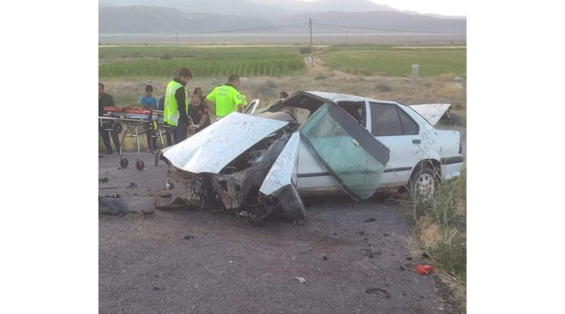 Otomobil şarampole yuvarlandı: 3 yaralı