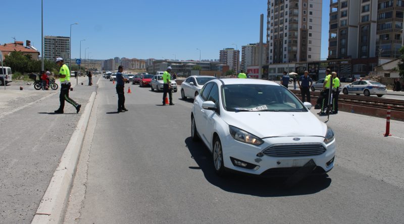 Otomobilin çarptığı zihinsel engelli çocuk ağır yaralandı