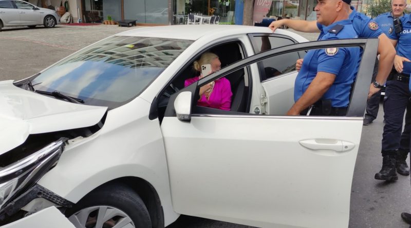 Polisi çileden çıkaran alkollü turistin yaptığı yanına kalmadı