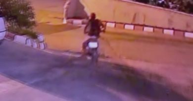 Rahat tavırlarla geldi, bir dakikada 10 bin TL'lik motoru çaldı